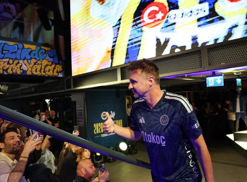 Fenerbahçe'nin 120. yıla özel yeni sezon formaları görücüye çıktı - Resim: 2
