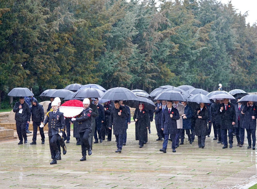 Anıtkabir'de 23 Nisan... Bakan Tekin, öğrencilerle gitti, Cumhurbaşkanı Erdoğan bu yıl da katılmadı - Resim: 2