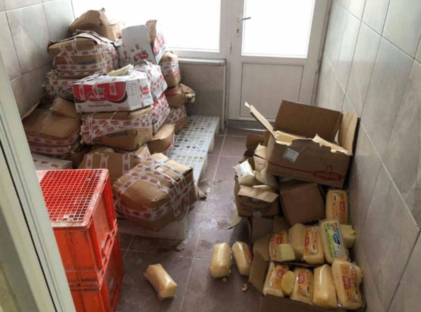 Tam 5 tonluk mide bulandıran operasyon: Peynir diye bakın ne yedireceklerdi - Resim: 1