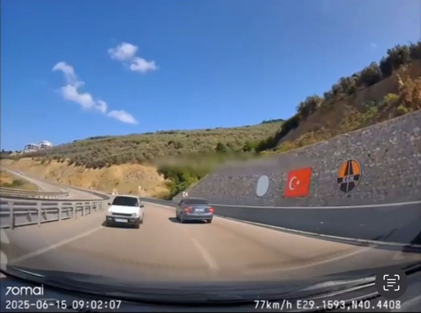 Otoyolda ters yöndeki ''tam gaz trafik teröristi'' ortalığı birbirine kattı - Resim: 1