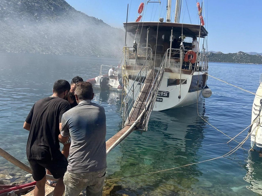 Ünlü tatil cennetinde iki kez yangın çıkan tekne suya gömüldü - Resim: 3