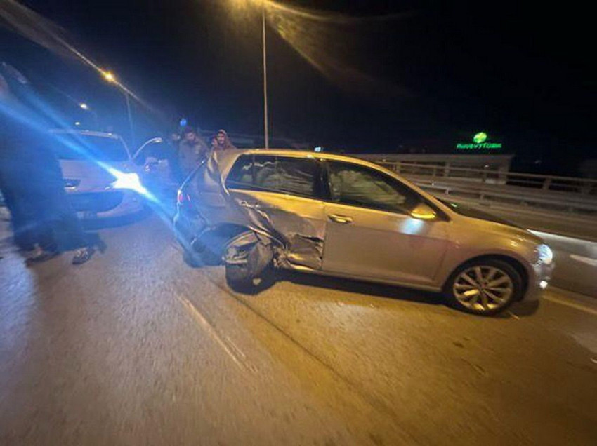 Trafik uygulama noktasında Polisin gözü önünde zincirleme kaza kabusu - Resim: 4