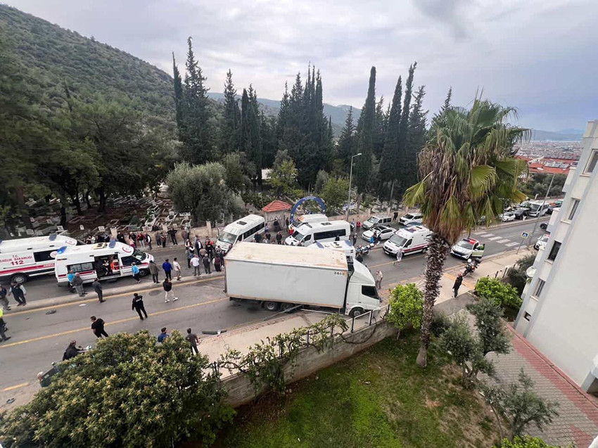 Muğla'da feci kaza: Çok sayıda öğrenci yaralandı - Resim: 3