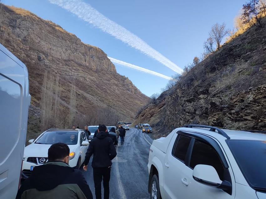Şırnak’ta askeri araç devrildi: Yaralı askerler var - Resim: 1