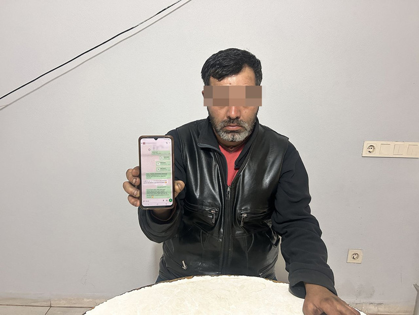 Hataylı depremzedeyi dolandırıp bir de alay ettiler: Hem dolandırdılar, hem öpücük attılar - Resim: 1