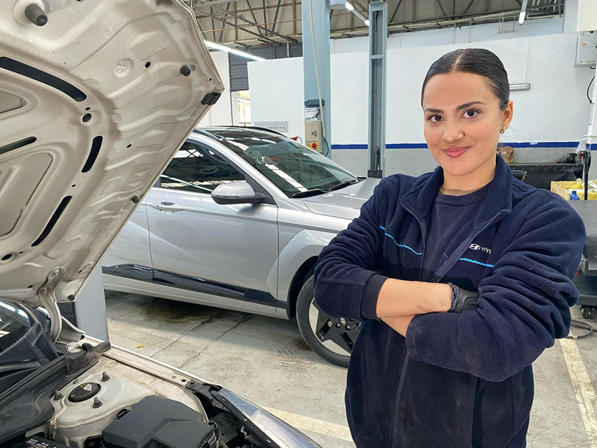 O oto tamirhanesinin üç üniversite diplomalı Meryem ustası - Resim: 3