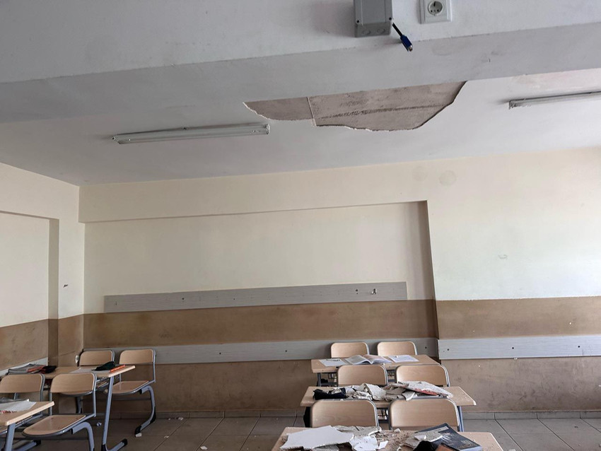 Sınıfta tavan çöktü, deprem oldu sandılar - Resim: 4