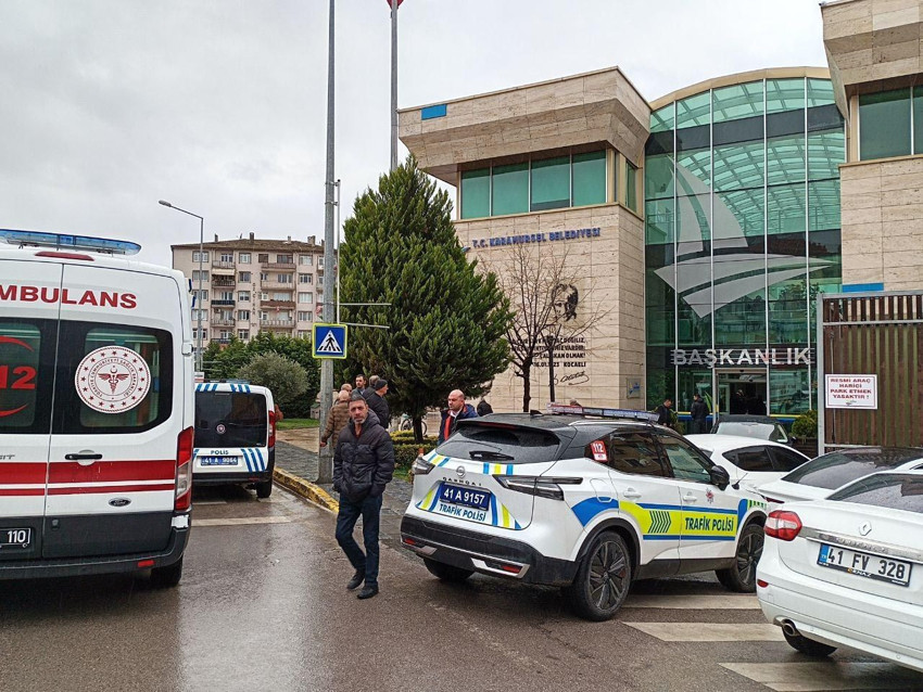 Belediyedeki ihalede kan aktı! Eski MHP'li başkan bıçaklandı - Resim: 1