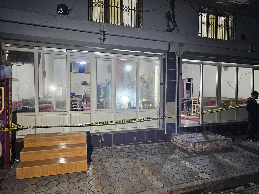 17 yaşındaki çocuk, kahveyi basıp ölüm saçtı - Resim: 1