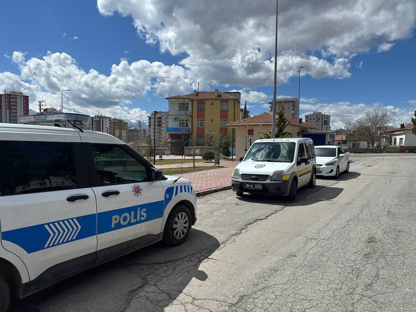 Çocuk parkında dehşet! Bir çocuk bıçaklandı - Resim: 4