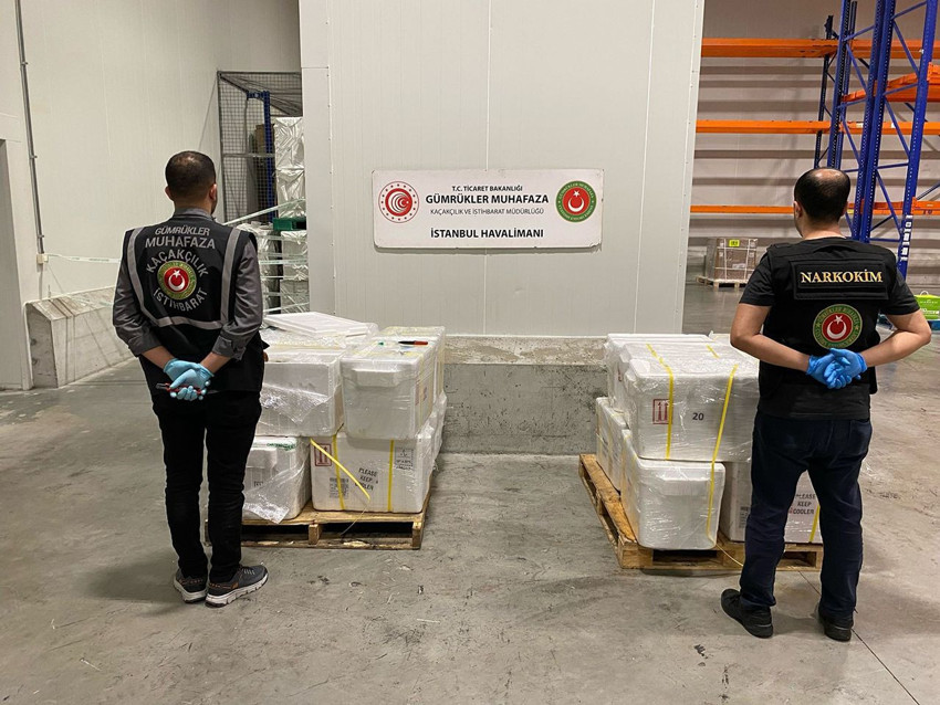 İstanbul Havalimanı'nda yarım tona yakın kokain ele geçirildi - Resim: 1
