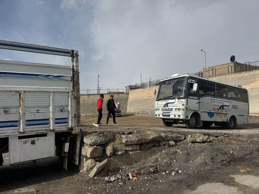 Son günlerin en ilginç ticareti: Ekmek teknesini cep telefonu ile takas etti - Resim: 3