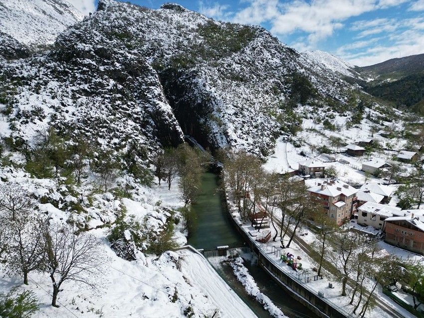 Batı Karadeniz'in saklı cenneti kar gelinliğini giydi - Resim: 4