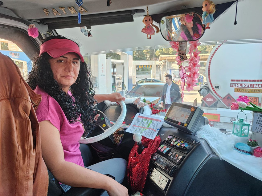 O Türkiye'nin gerçek şoför Nebahat'i... Minibüse binen şaşkınlığını gizleyemiyor - Resim: 2
