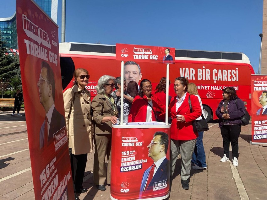 CHP'liler genel merkez binasına akın etti - Resim: 3