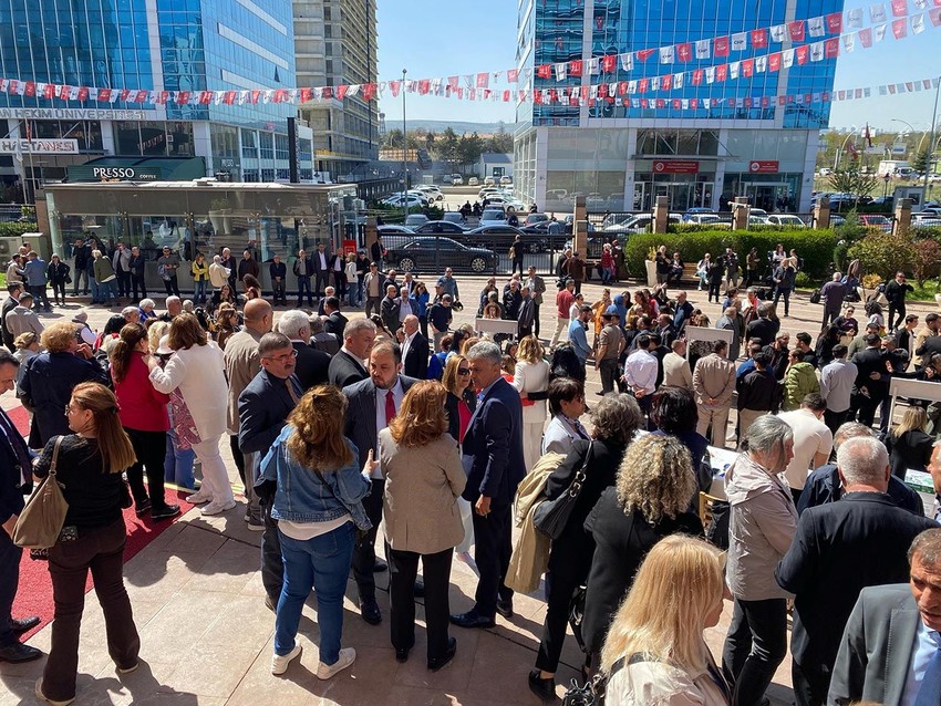 CHP'liler genel merkez binasına akın etti - Resim: 4