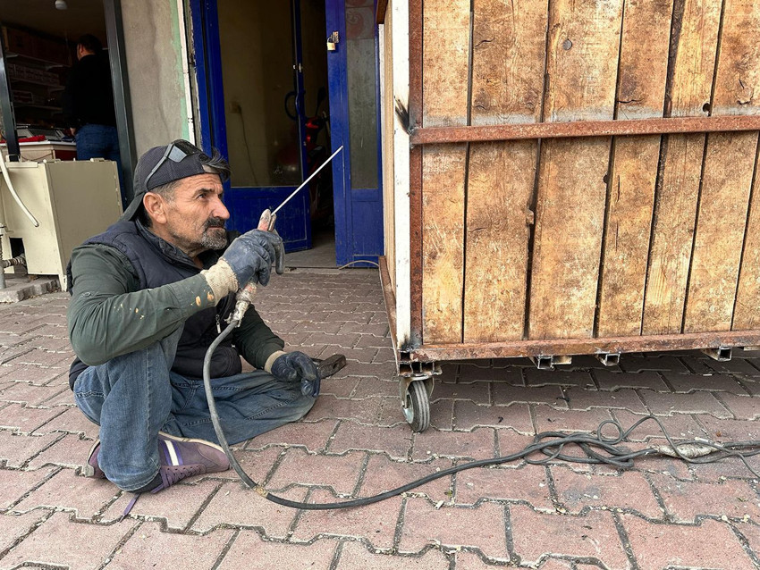 Henüz 2 yaşındayken felç oldu, 46 yıl sonra kendi işinin patronu oldu - Resim: 1