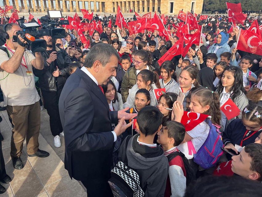 Milli Eğitim Bakanı Tekin, öğrencilerle Ata'nın huzurunda - Resim: 4