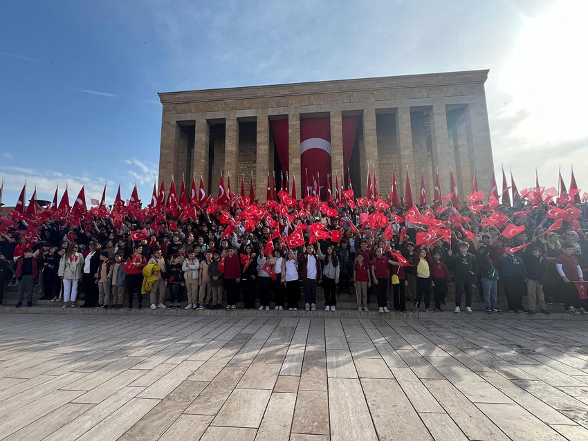 Milli Eğitim Bakanı Tekin, öğrencilerle Ata'nın huzurunda - Resim: 1