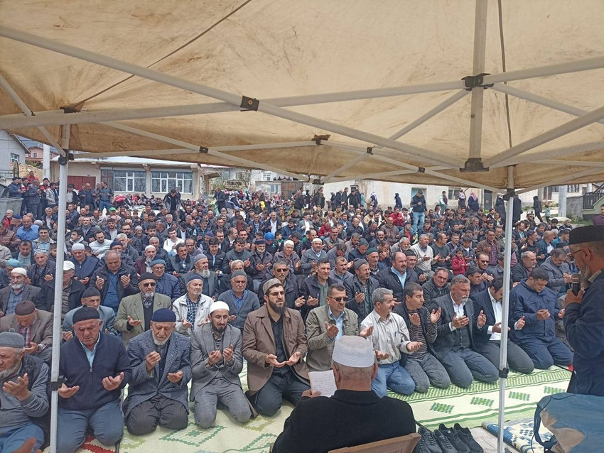Köylünün yağmur duası sonrasında köyü sel aldı - Resim: 3