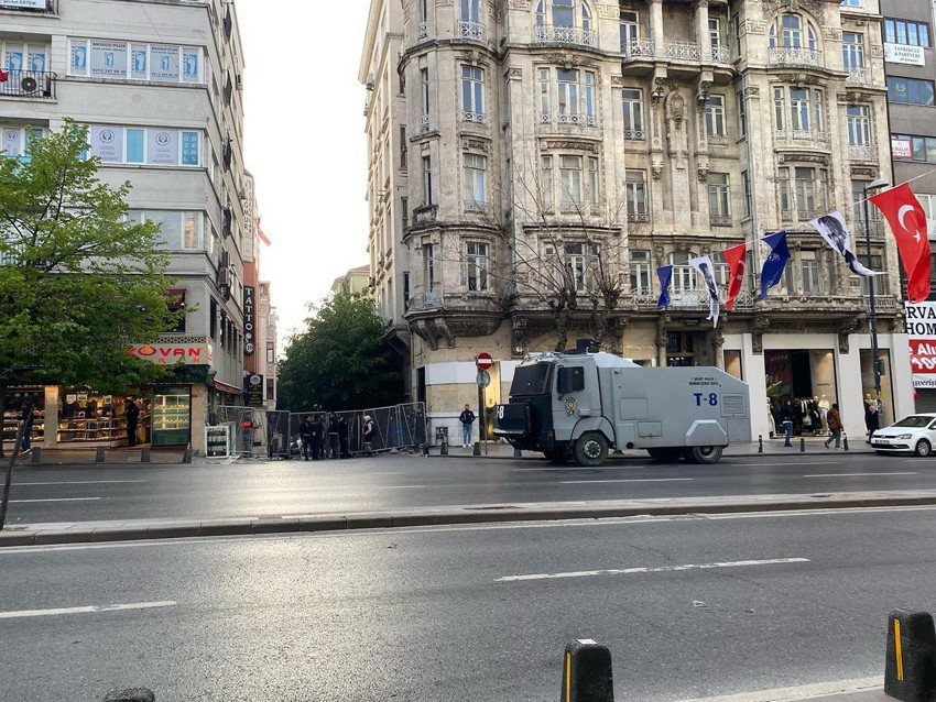 1 Mayıs işçi bayramında çalışan vatandaşlar yolda kaldı - Resim: 2