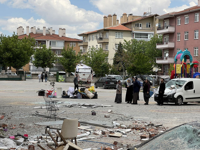 Ortalık savaş alanına çeviren sorumsuzluk: 13 kişi yaralandı, onlarca kişi evsiz ve araçsız kaldı - Resim: 3