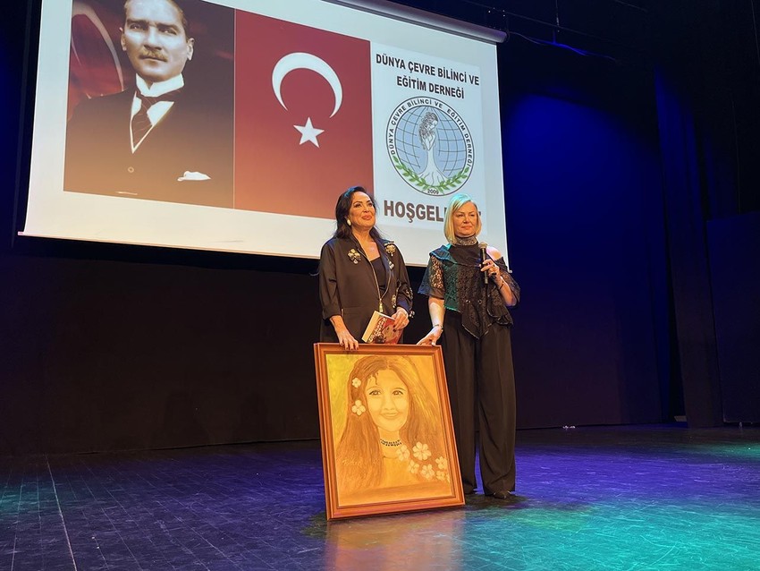 Türkan Şoray'ın yaptığı tablo 1 milyon TL'ye satıldı - Resim: 1
