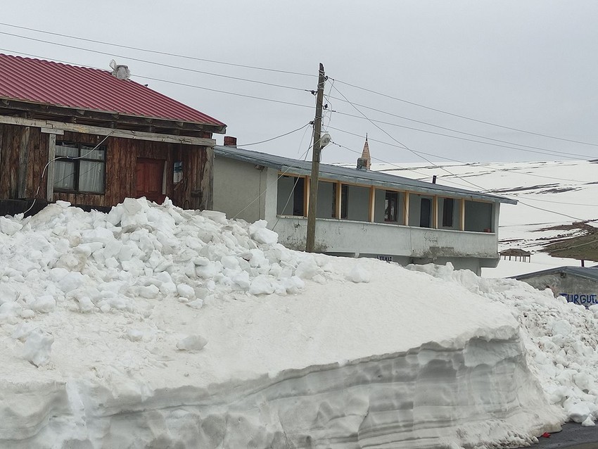 Ne Sibirya, ne Alaska, ne de Kanada... Bir ilimizd evler karlar altında kaldı! - Resim: 4