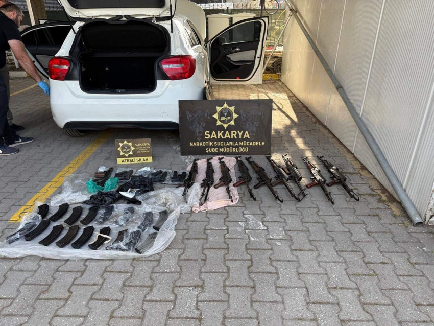 Polisin kullandığı kiralık araç yürüyen cephanelik çıktı - Resim: 3