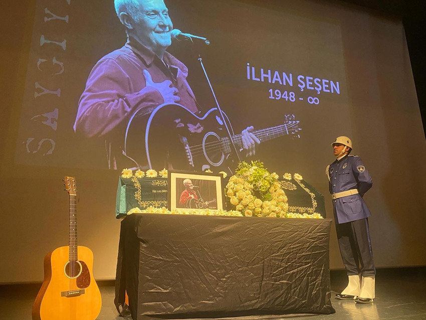 İlhan Şeşen'in cenaze töreninde Şeşen'in cenazesi asansörde mahsur kaldı - Resim: 1