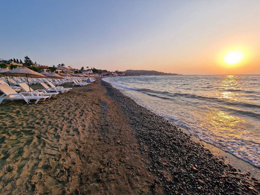 Akdeniz sahillerinde bekar müşteriyi kabul etmeyen tesisin cezası bu oldu - Resim: 1