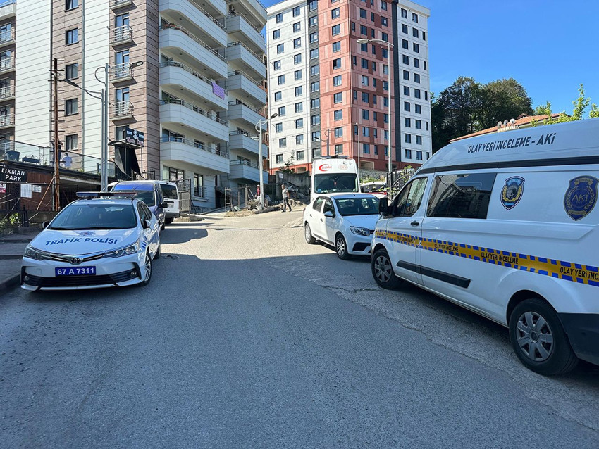 Gece evinin balkonundan düşen genç kadının cansız bedeni sabah bulundu! - Resim: 1