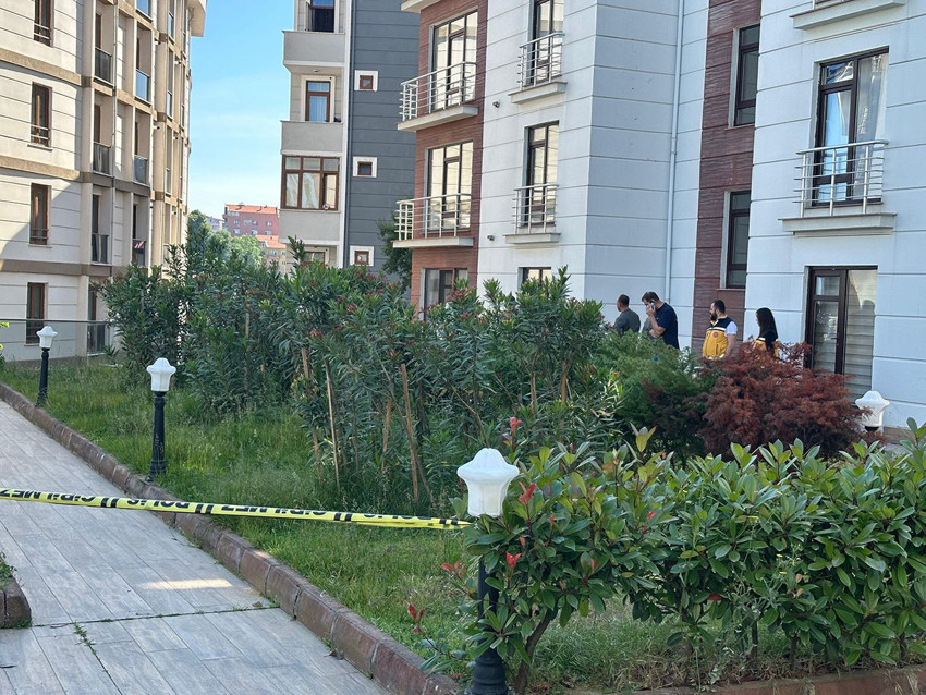 Gece evinin balkonundan düşen genç kadının cansız bedeni sabah bulundu! - Resim: 2