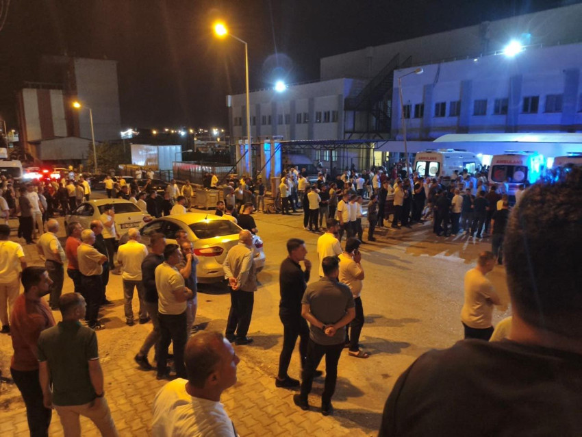 Düğün salonuna silahlı saldırı: Ölü ve yaralılar var - Resim: 2