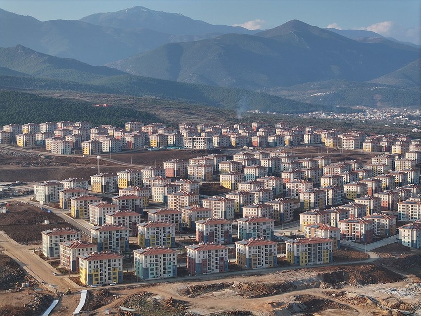 Asrın felaketinin yerle bir ettiği Hatay'da inşaatı tamamlanan konutların son hali görüntülendi - Resim: 4
