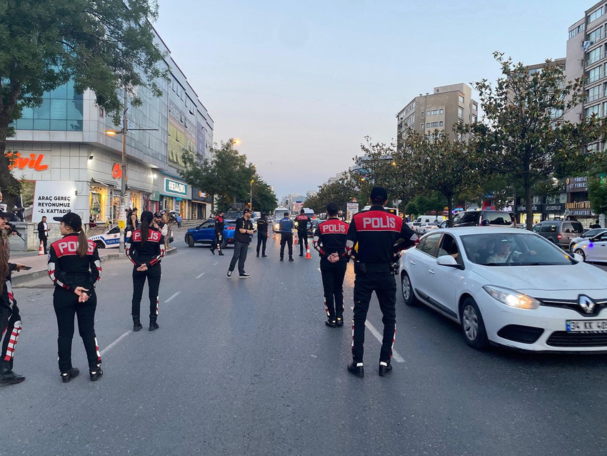 İstanbul Emniyet Müdürü İstanbul'un suç ilçesi Esenyurt'taydı: ''Esenyurt, Esencılıs değildir'' - Resim: 1