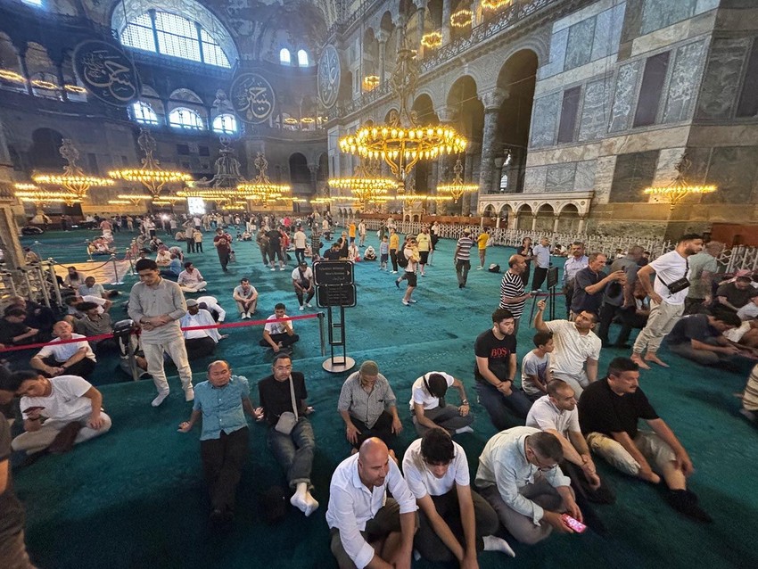 İlber Ortaylı'dan şok uyarı: ''Ayasofya'ya hiç kimse girmemeli'' - Resim: 2