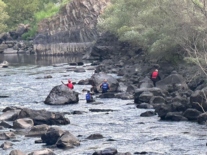 Kura Nehri'ndeki kayıp arama çalışmalarında umutlar tükeniyor - Resim: 2