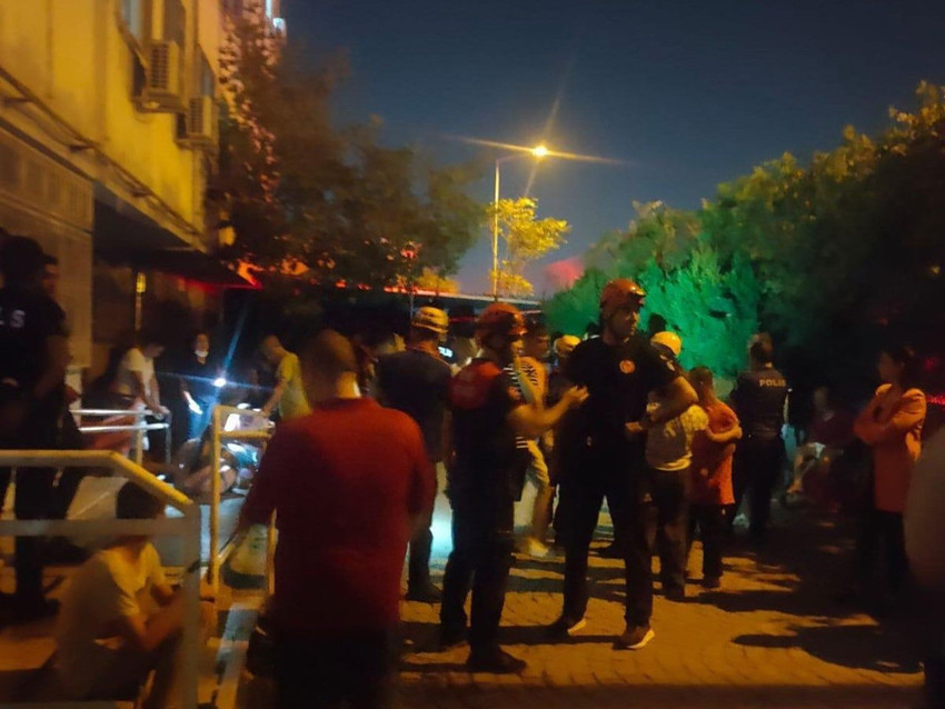 İzmir'de engelli bakımevinde büyük yangın: Engelli vatandaşlar tahliye edildi - Resim: 3