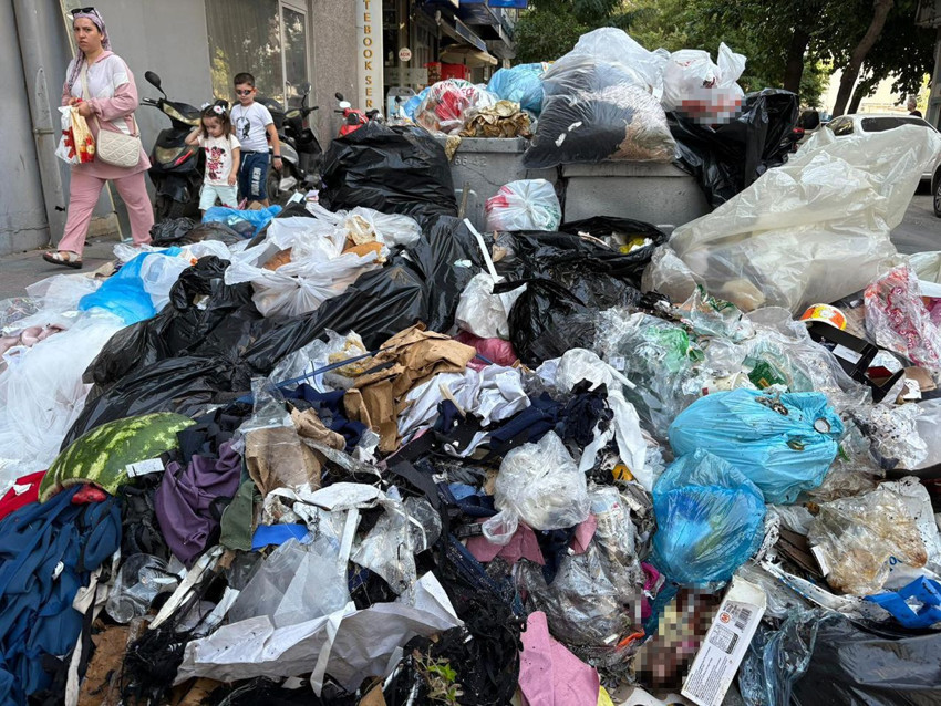 Ege'nin incisi İzmir'in sokakları yine çöp dağlarıyla doldu - Resim: 1