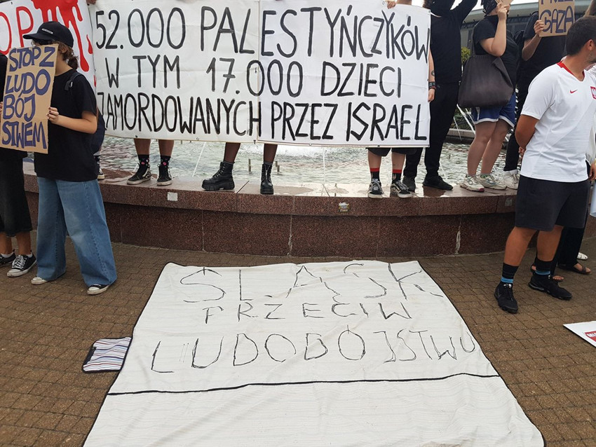 İsrail'in milli takımının sahaya çıktığı maçta İsrail milli marşı yuhaladılar - Resim: 2