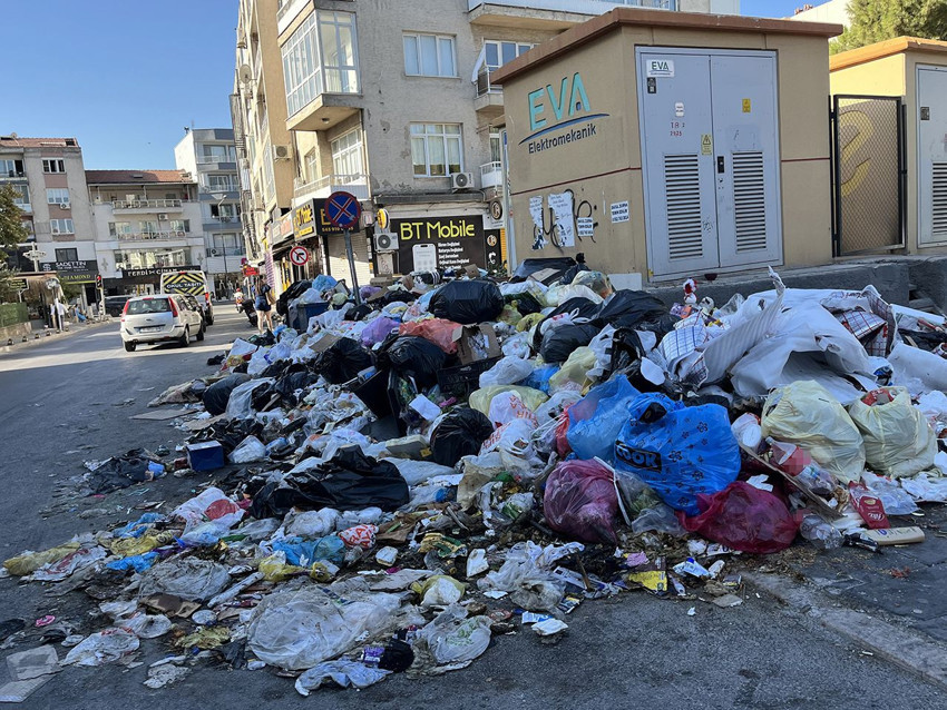 İş bırakma eylemi bitti, çöp dağları bitmedi: Buca çöpe bulandı - Resim: 2