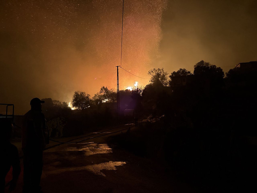 Antalya'da büyük orman yangını: Bazı yerleşim yerleri tahliye edildi! - Resim: 1