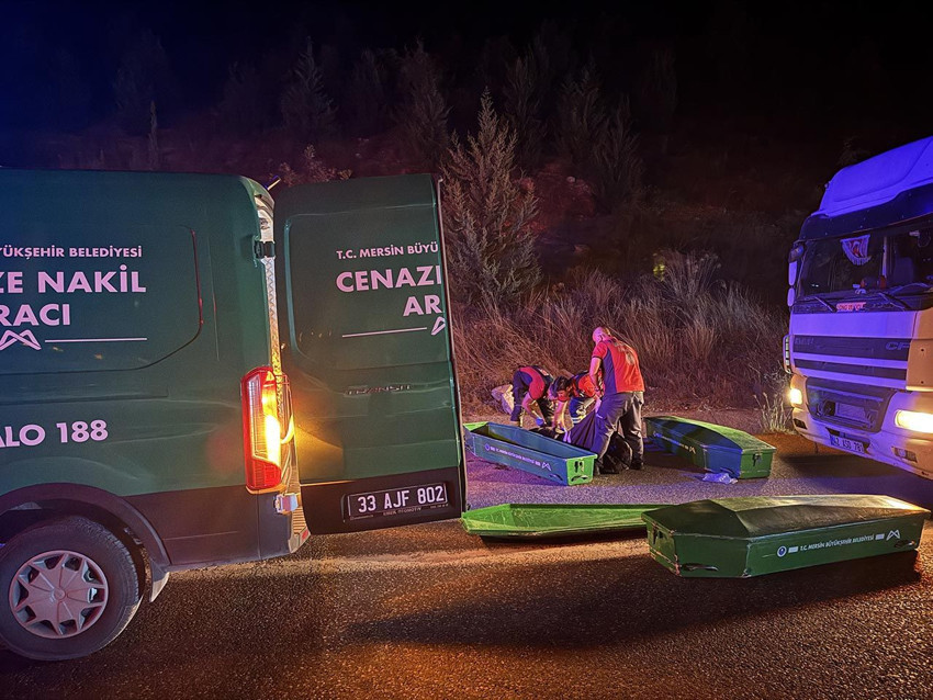 Mersin'de korkunç kaza: 3 ölü, 16 yaralı - Resim: 2