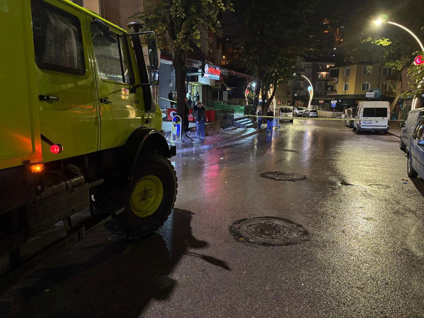 Sokak ortasında cinayet: Elinde jiletle sokağı birbirine katan şüpheli silahla vuruldu - Resim: 4