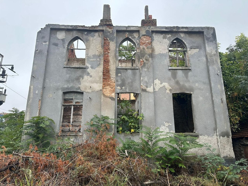 Osmanlı hatırası binanın son hali yürekleri parçaladı - Resim: 3