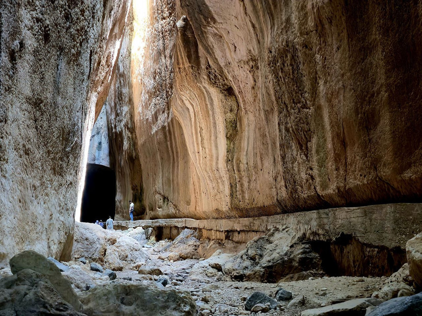 Türkiye'nin tarihi sır noktasına ziyaretçi akını: Günde 100'den fazla kişi soluğu burada alıyor - Resim: 1