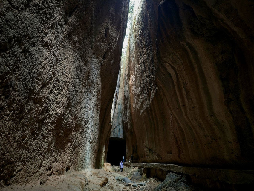 Türkiye'nin tarihi sır noktasına ziyaretçi akını: Günde 100'den fazla kişi soluğu burada alıyor - Resim: 4