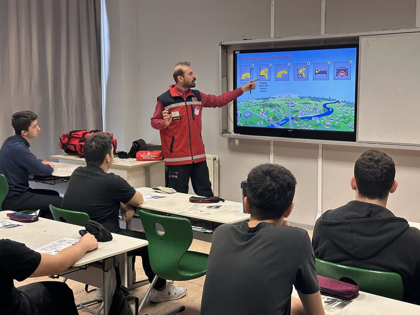 Okullarda afet alarmı: 3 milyon öğrenci aynı anda tatbikat yaptı - Resim: 3