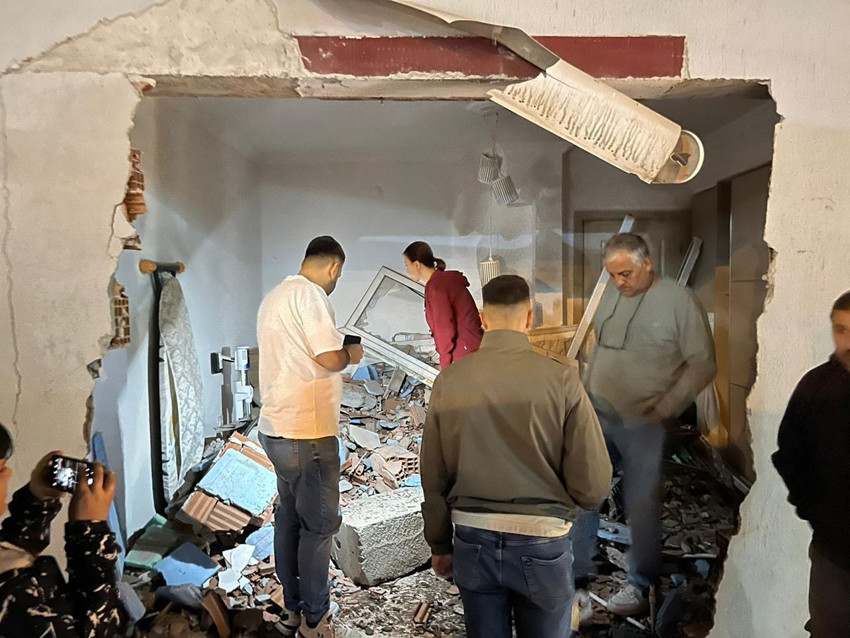 Daha önce bir greyder ve bir otobüsün çarptığı eve şimdi de kamyonet girdi - Resim: 2